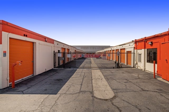 Public Storage  15534 Arrow Highway in Irwindale, CA