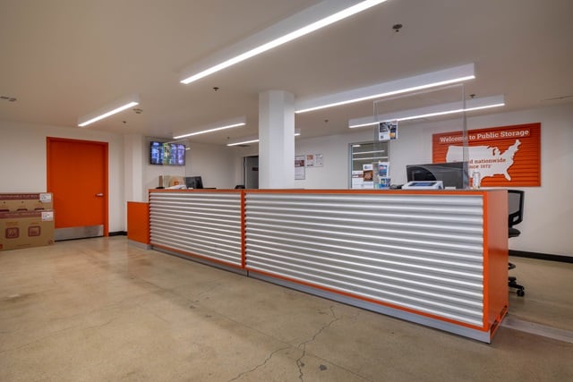 12×9 Parking Lot in Pasadena, CA 511 S Fair Oaks Ave Pasadena, California 3