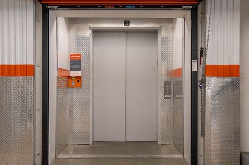 Property 2221 image number 3