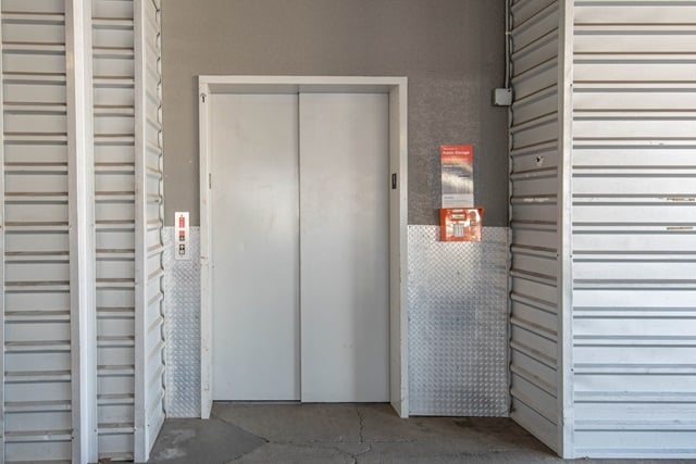 Public Storage  620 Harrison St in Albany, CA