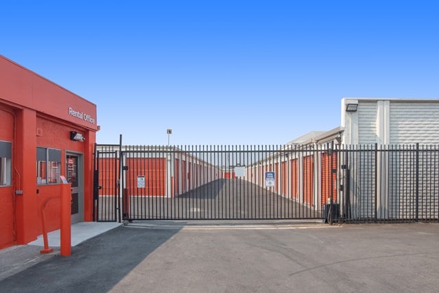 Public Storage  6201 San Leandro Street in Oakland, CA