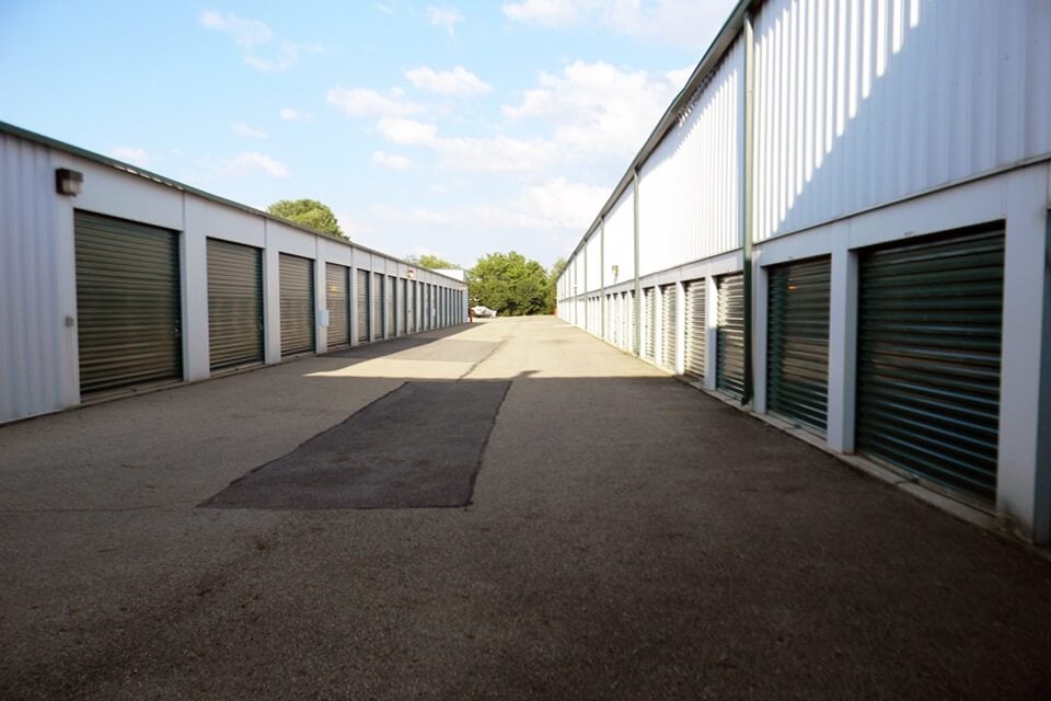 20×10 Public Storage: Garage in Groveport, OH 4350 S Hamilton Rd Groveport, Ohio 2