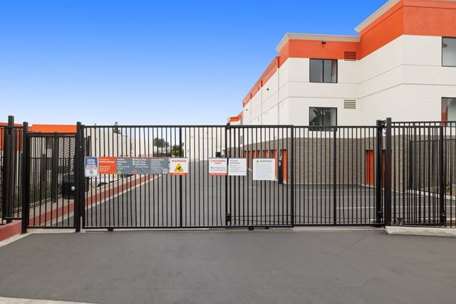 Public Storage  12331 Penn St in Whittier, CA
