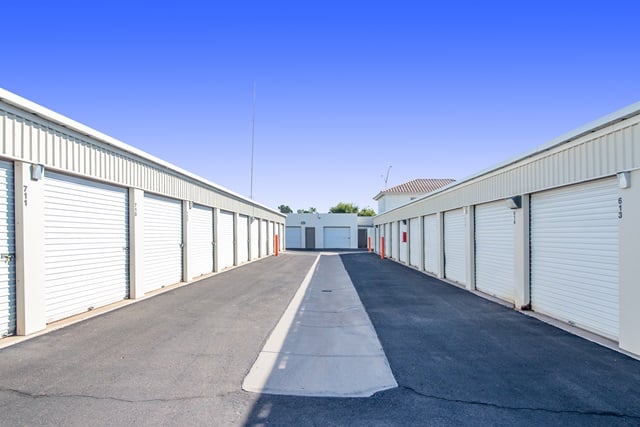 Mesa AZ Self Storage Units Near 2920 E Baseline Rd Public Storage   Property 2278 2 