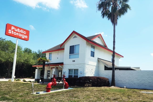 18×10 Self Storage Unit in Orlando, FL near Los Amigos