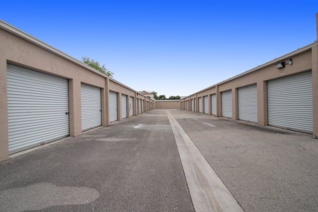 10×10 Public Storage: Garage in Boca Raton, FL 1200 Holland Dr Boca Raton, Florida 2