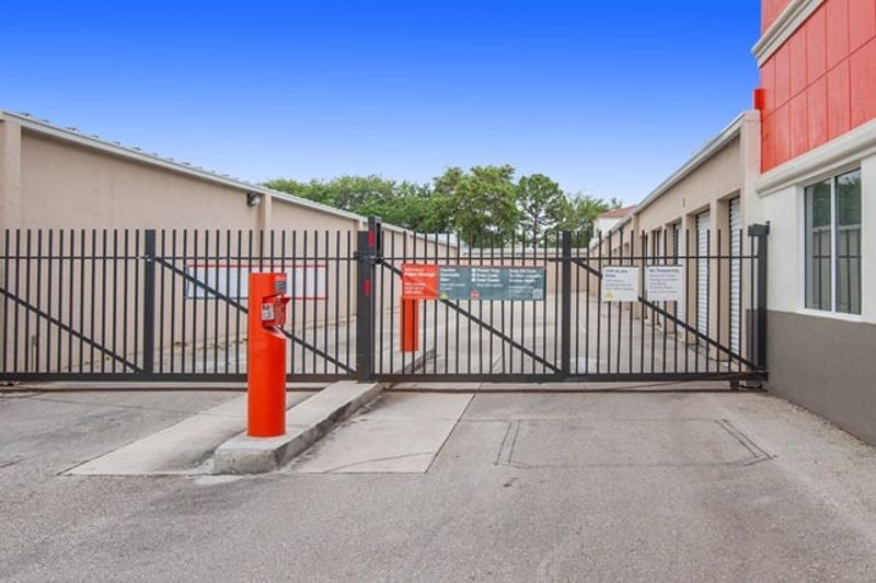 Property 2300 image number 3