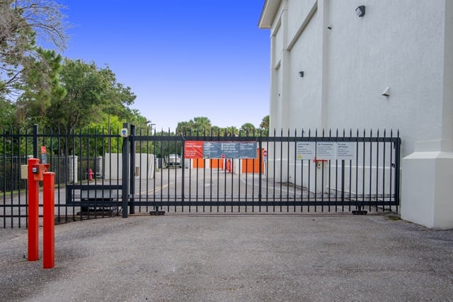 Self Storage Unit in Palm Beach Gardens, Florida 3