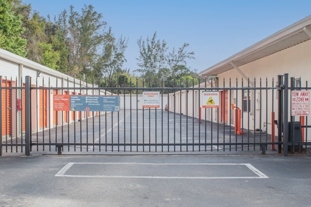 Public Storage 8452 Okeechobee Blvd in West Palm Beach, FL