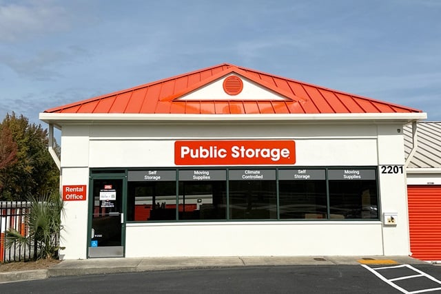 20×10 Public Storage: Self Storage Unit in Florence, SC 2201 2nd Loop Rd Florence, South Carolina