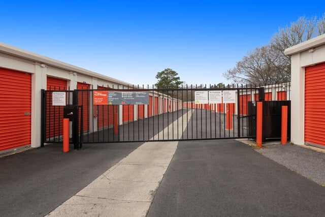 Public Storage 428 Battlefield Blvd N in Chesapeake, VA