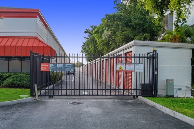 Property 2390 image number 3