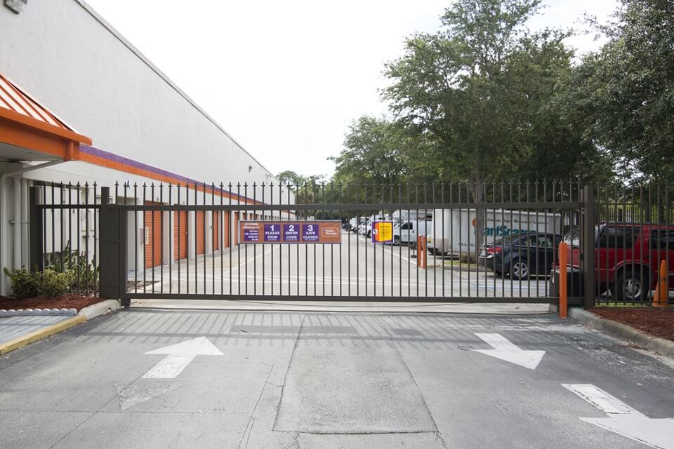 Public Storage  6050 N State Rd 7 in Pompano Beach, FL