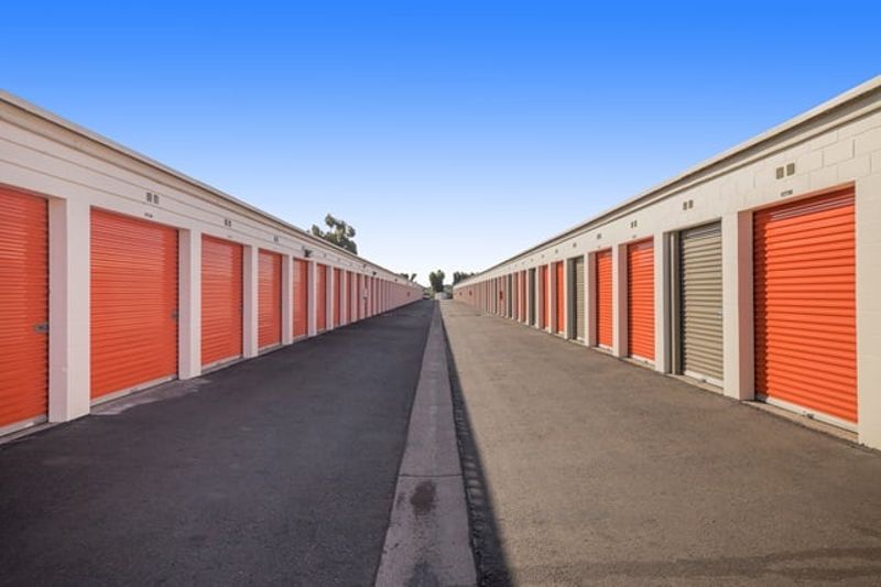 Property 240 image number 1