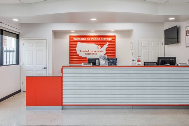 Property 2402 image number 2