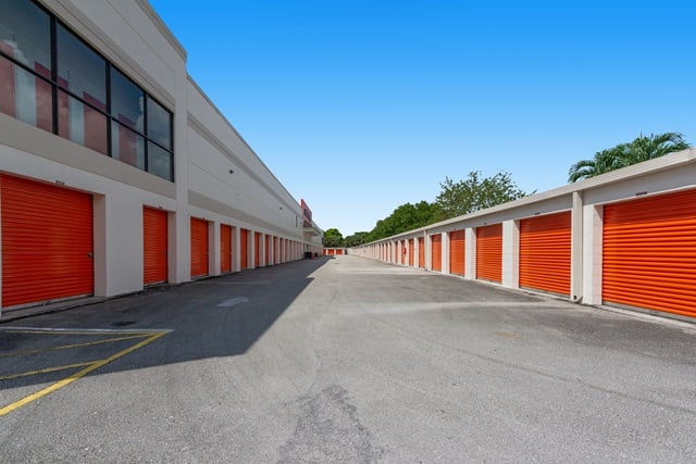 20×12 Self Storage Unit in Sunrise, FL near NW 50th St 2