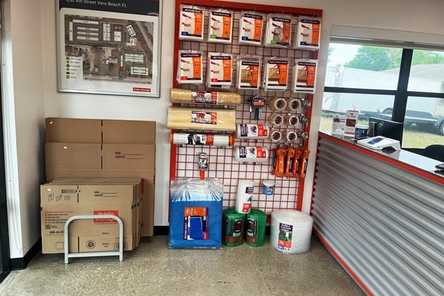 Vero Beach, FL, SelfStorage Near 650 4th St 18447264531 I Public