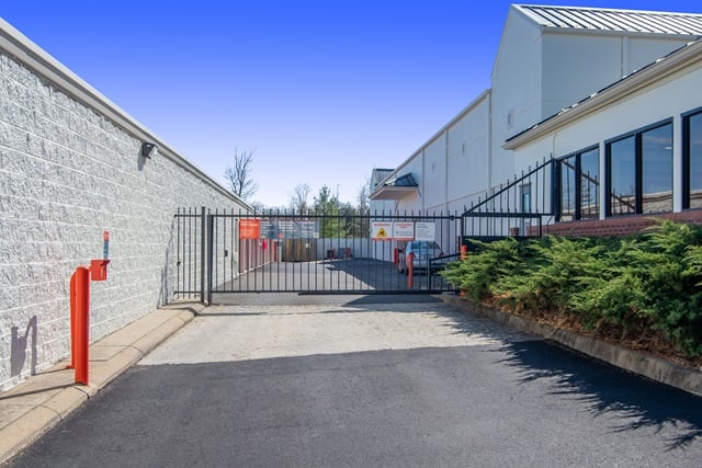 Public Storage  21360 Gentry Dr in Sterling, VA