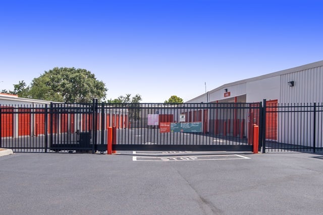 Property 2472 image number 3