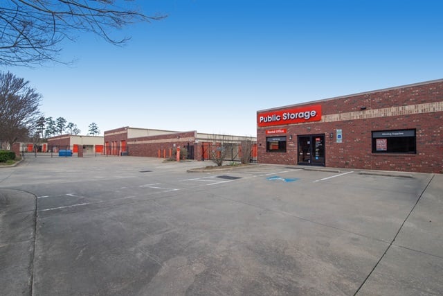 20×10 Public Storage: Self Storage Unit in Raleigh, NC 4121 Commodity Pkwy Raleigh, North Carolina