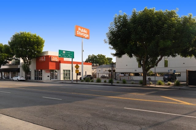 15×10 Parking Lot in Sherman Oaks, CA 4610 Van Nuys Blvd Sherman Oaks, California