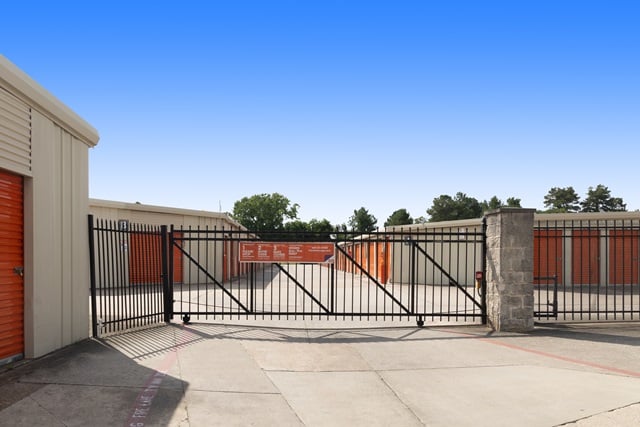 Public Storage 15145 Ella Blvd in Houston, TX