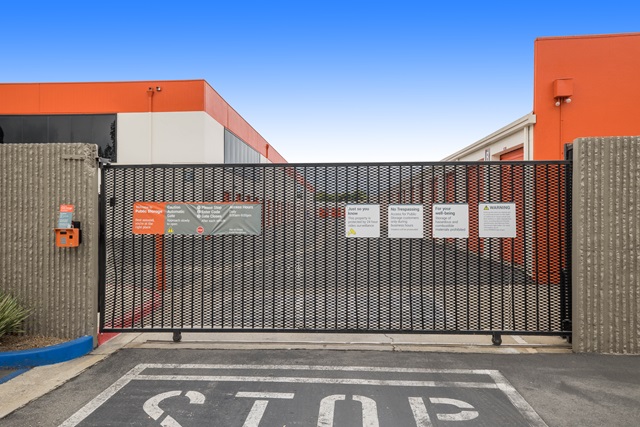 Public Storage 18 Hughes in Irvine, CA