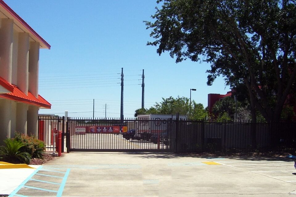 Public Storage  6040 Lakehurst Dr in Orlando, FL