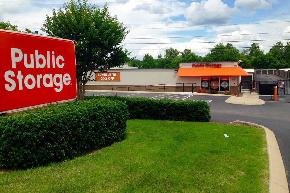 20×10 Public Storage: Garage in Gallatin, TN 209 Hancock St Gallatin, Tennessee