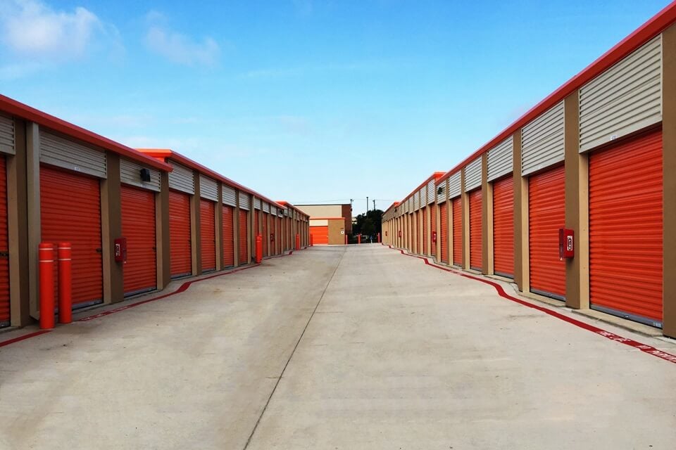 20×10 Public Storage: Garage in Plano, TX 2104 Hedgcoxe Rd Plano, Texas 2