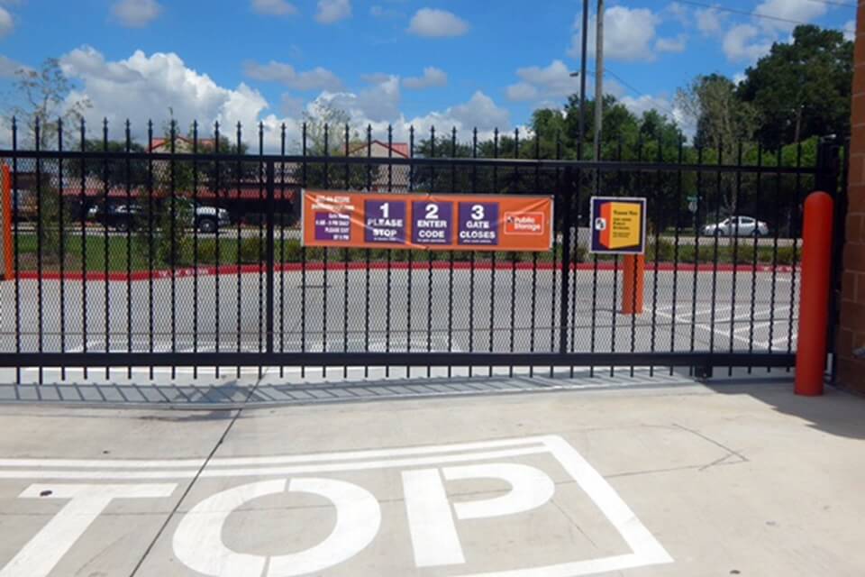 Public Storage 2760 Brownstone Place in Pearland, TX