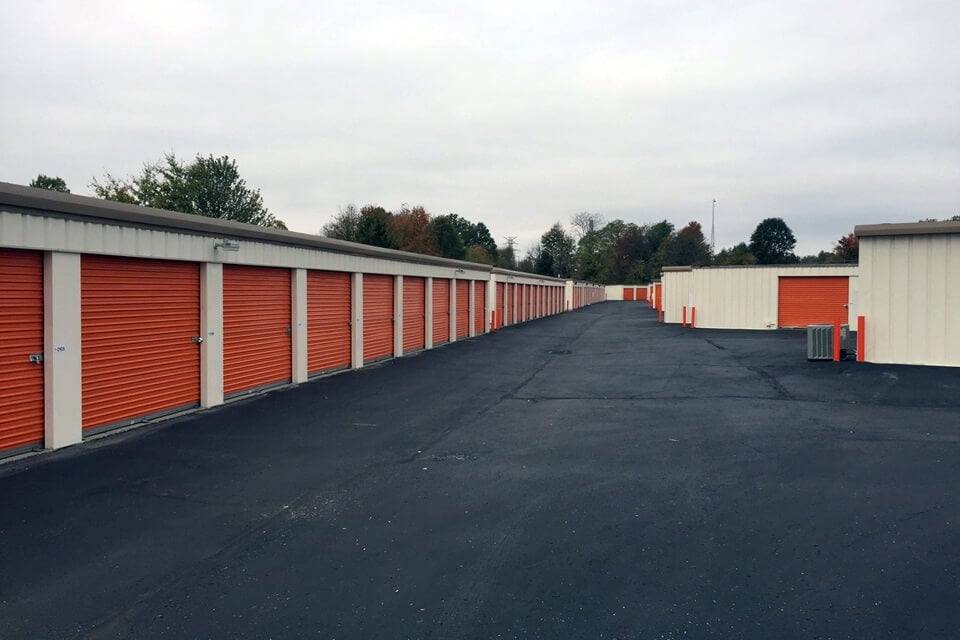 20×10 Public Storage: Garage in Louisville, KY 5550 Greenbelt Hwy Louisville, Kentucky 2