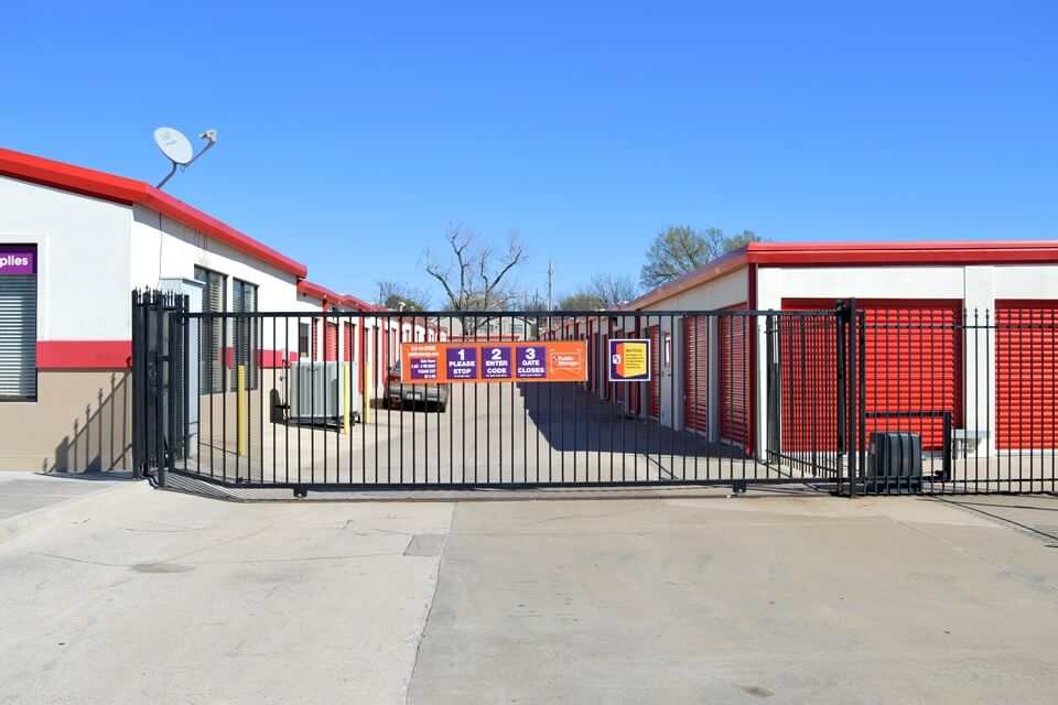 Public Storage  2701 NW 38th St in Lawton, OK