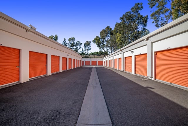 19×10 Garage in Santa Ana, CA 2200 E McFadden Ave Santa Ana, California 2