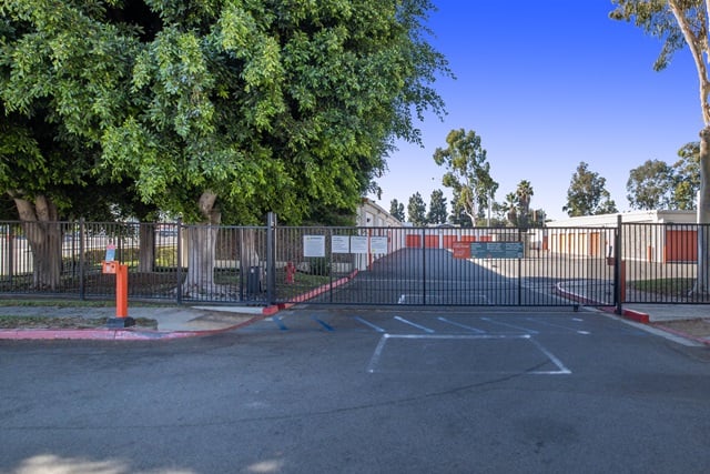 Public Storage  2200 E McFadden Ave in Tustin, CA