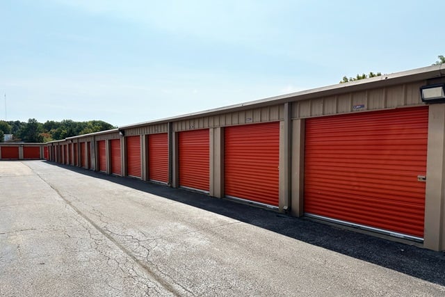 25×10 Public Storage: Parking Lot in Broadview Heights, OH 9100 Postal Drive Broadview Heights, Ohio 2