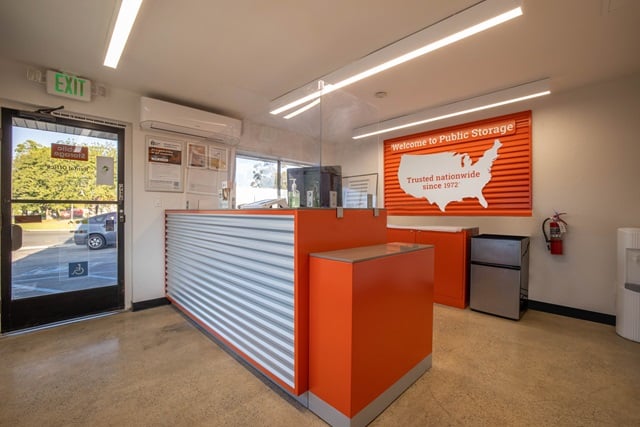 Property 261 image number 2