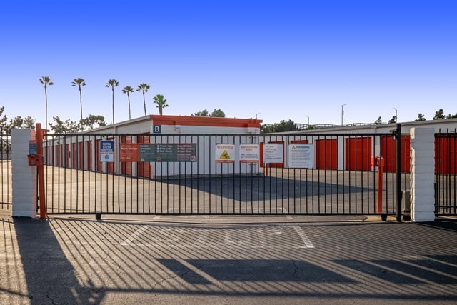 Public Storage  14861 Franklin Ave in Irvine, CA