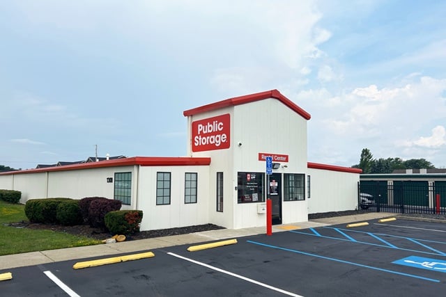 20×10 Public Storage: Garage in West Seneca, NY 1300 Southwestern Bl West Seneca, New York