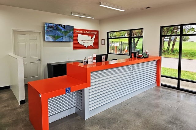 Evansville, IN, SelfStorage Near 2820 Mesker Park Dr 18447264531