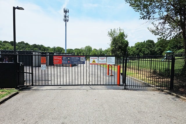 Public Storage  2820 Mesker Park Dr in Evansville, IN