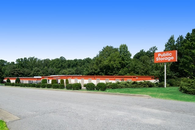 20×10 Public Storage: Self Storage Unit in Holly Springs, NC 2881 Broad Street Holly Springs, North Carolina