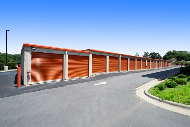 20×10 Public Storage: Self Storage Unit in Holly Springs, NC 2881 Broad Street Holly Springs, North Carolina 2