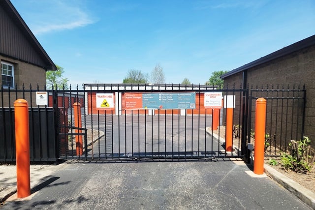 Public Storage  7818 Saint Andrews Church Rd in Louisville, KY