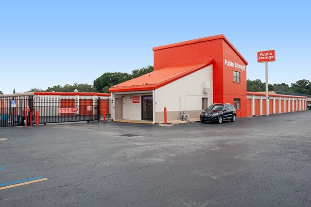 30 x 10 Public Storage: Self Storage Unit in Tampa, Florida