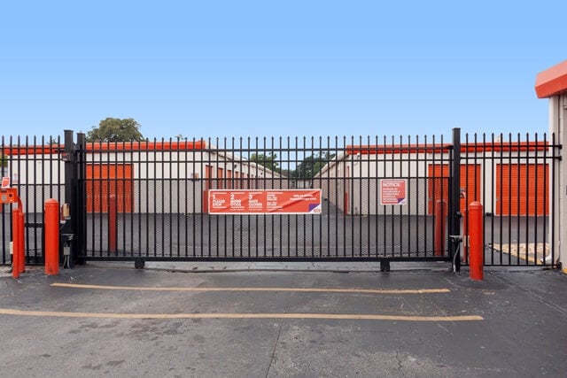 Public Storage  11810 N Nebraska Ave in Tampa, FL