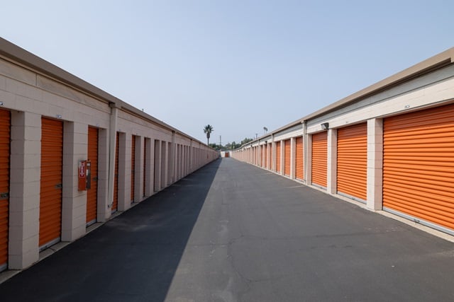 5×5 Self Storage Unit in Los Angeles, CA 4889 Valley Blvd Los Angeles, California 2