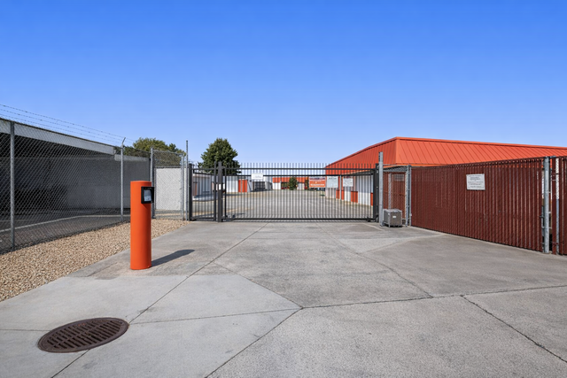 Redwood City CA Self Storage Units Near 1498 Oddstad Drive Public Property 270 4 