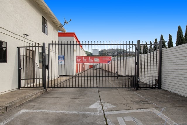 Public Storage  29824 Mission Blvd in Hayward, CA