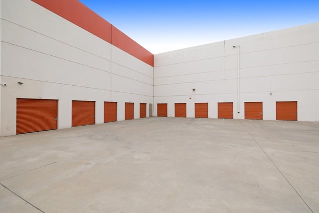 35×10 Parking Lot in Montebello, CA 240 E Whittier Blvd Montebello, California 2